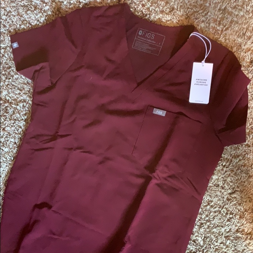Figs 1 Pocket Scrub in Maroon